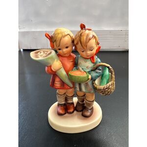 Geobel Hummel "Going To Grandma's" #52/0 Figurine